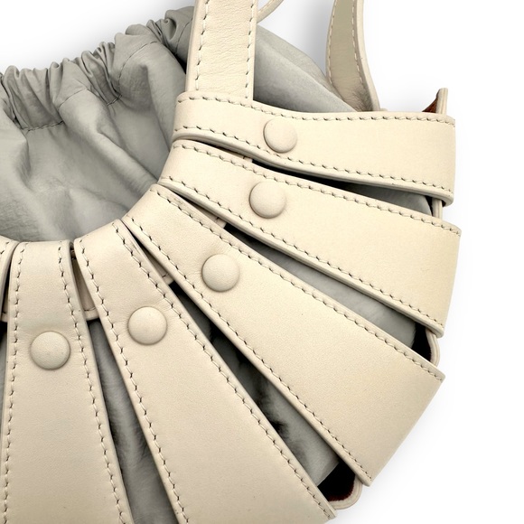 Bottega Veneta The Shell 2Way crossbody Tote Bag New w Dustbag and COA - Picture 6 of 9